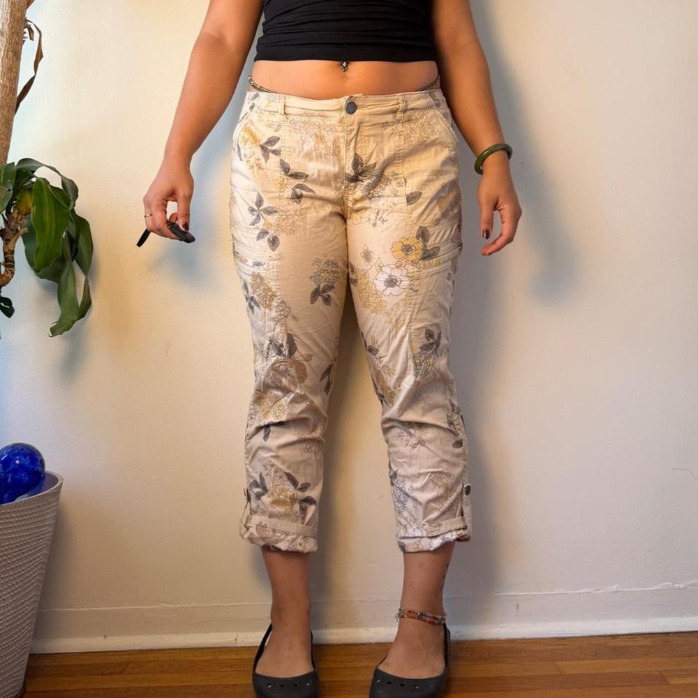 Democracy Tan Floral Utility Cargo Capri Pants Lowrise Size 10 B20365ZEXX